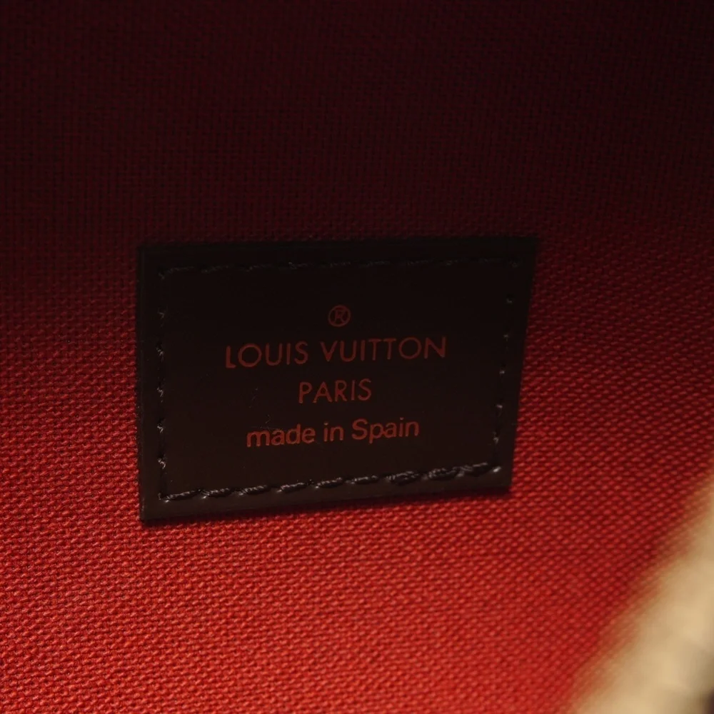 Louis Vuitton carefully 48